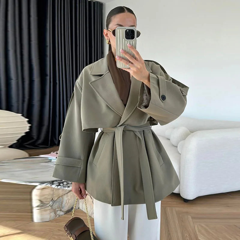 Trench court femme kaki