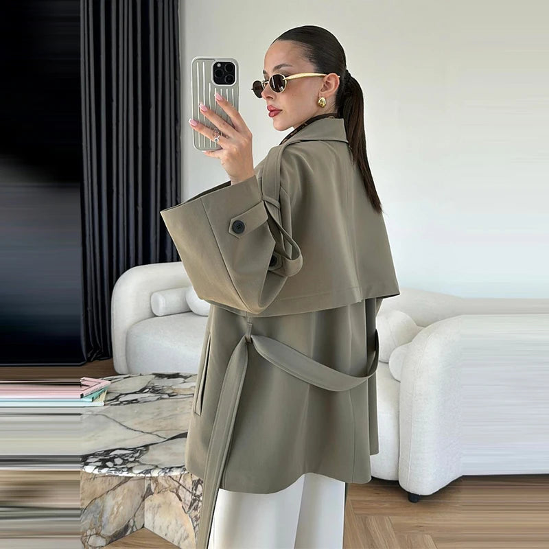 Trench court femme kaki